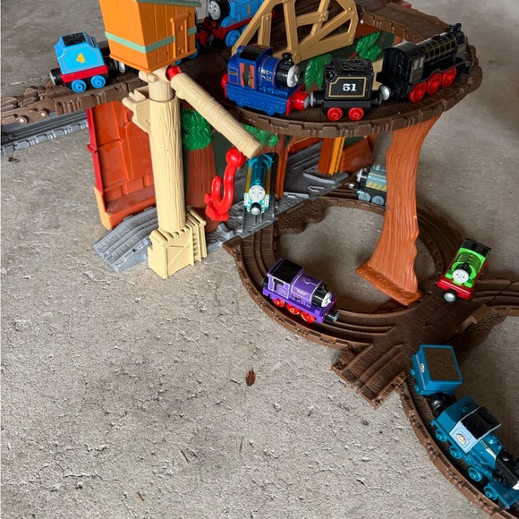 Thomas & Friends Colorful Train Track Set - Picture 4 of 7